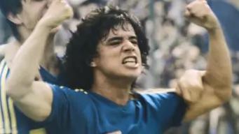 images/2023/series/Compressed Maradona Blessed Dream/3.webp